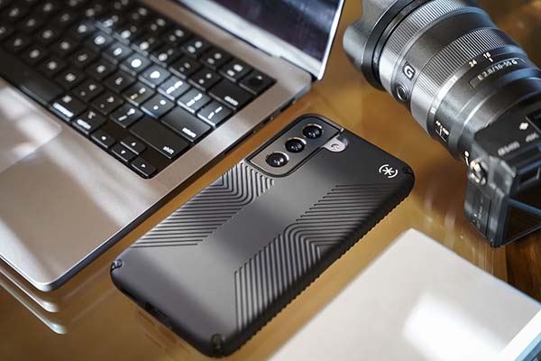 New Samsung Galaxy S22 and S22+ Deliver Revolutionary Camera
